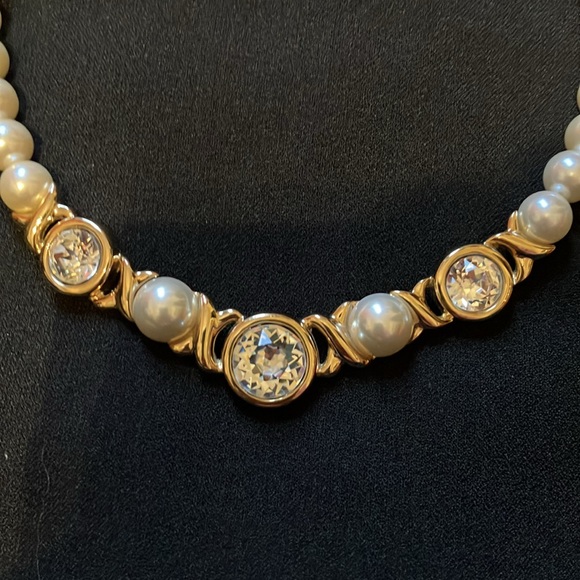 Vintage Faux pearl Jewelry Lot of 2 necklaces (Napier) and 1 bracelet - Picture 5 of 10